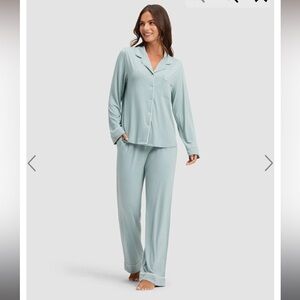 Cozy Earth NWT PJ set